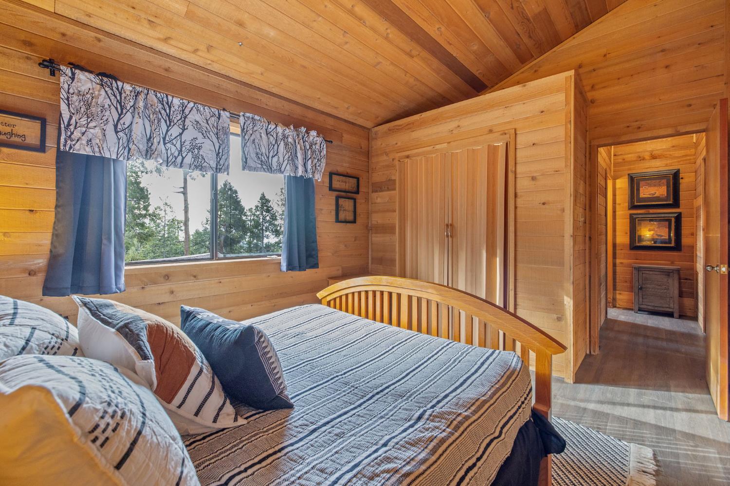 38443 Red Leaf Ln, Shaver Lake, CA 93664