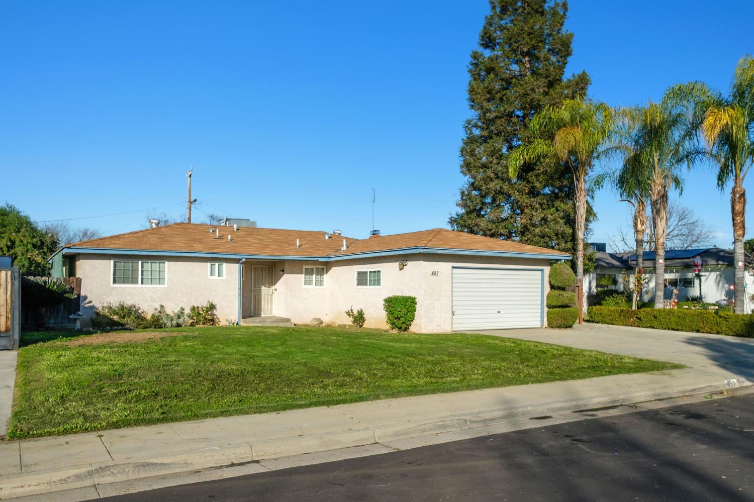 487 W San Jose Ave, Clovis, CA 93612