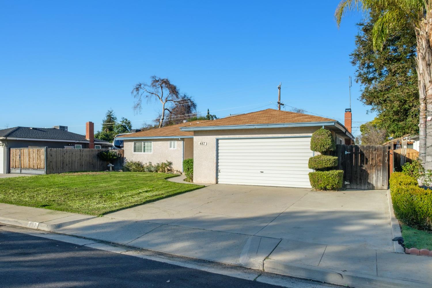 487 W San Jose Ave, Clovis, CA 93612