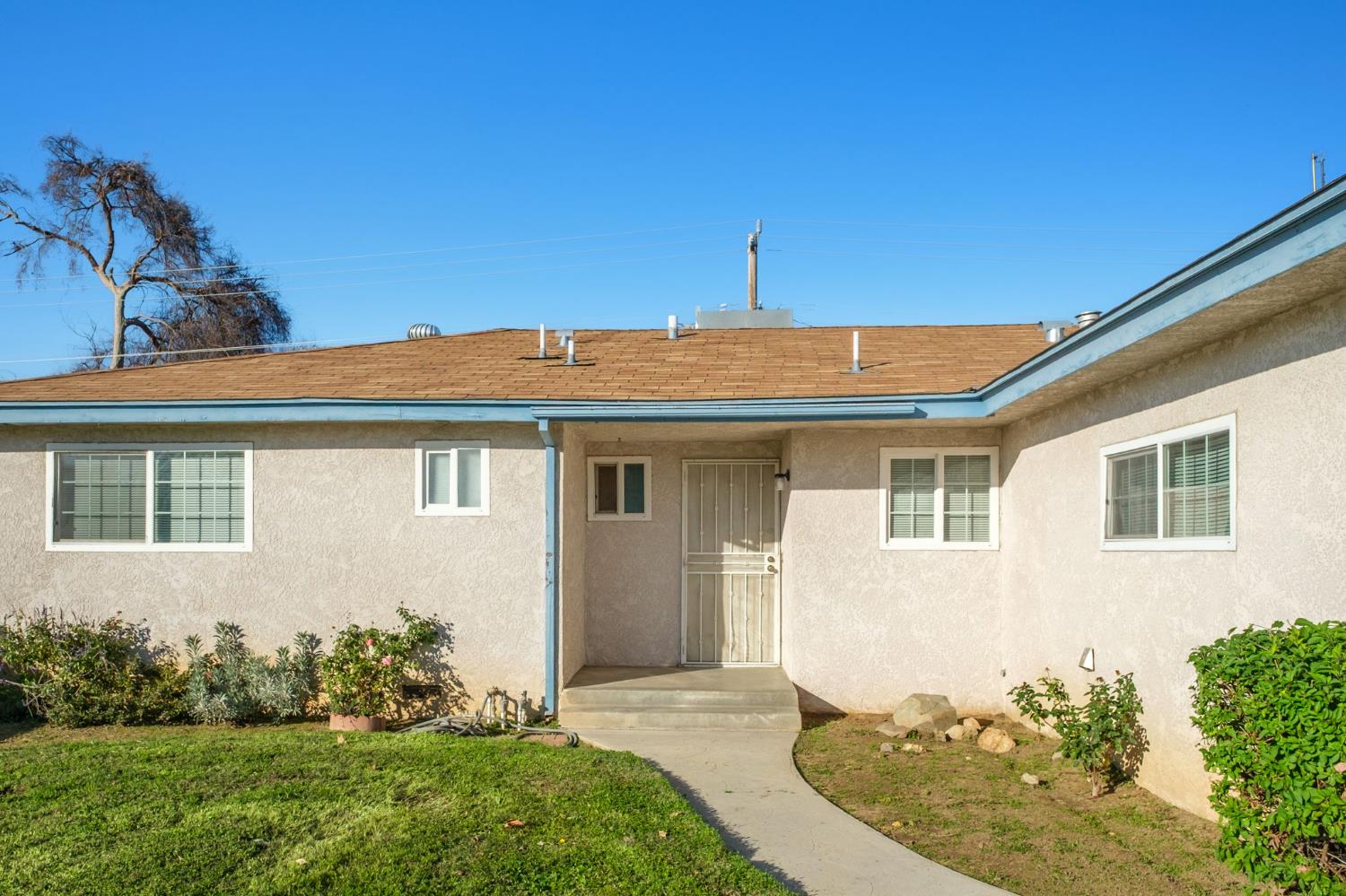 487 W San Jose Ave, Clovis, CA 93612