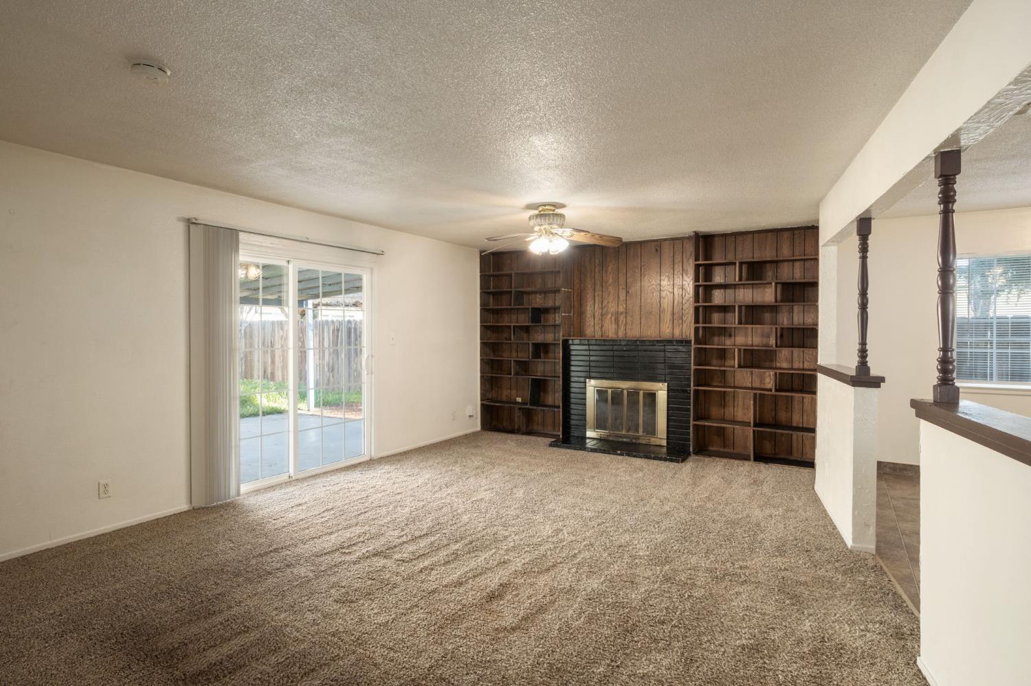 487 W San Jose Ave, Clovis, CA 93612