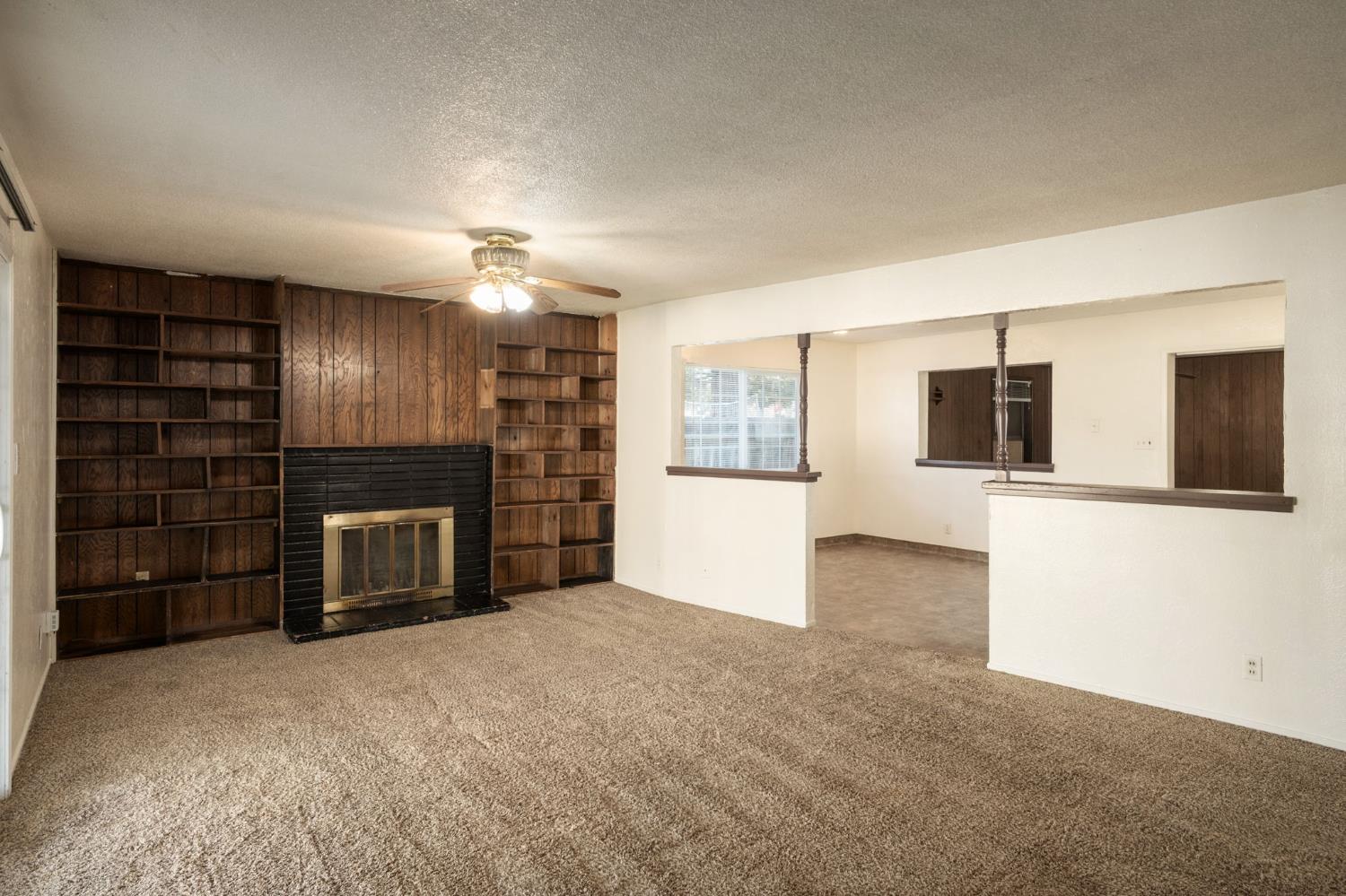 487 W San Jose Ave, Clovis, CA 93612