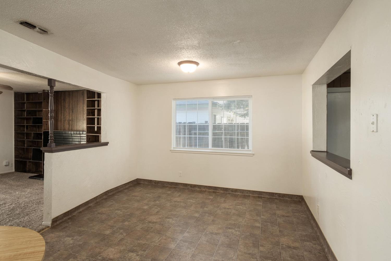 487 W San Jose Ave, Clovis, CA 93612