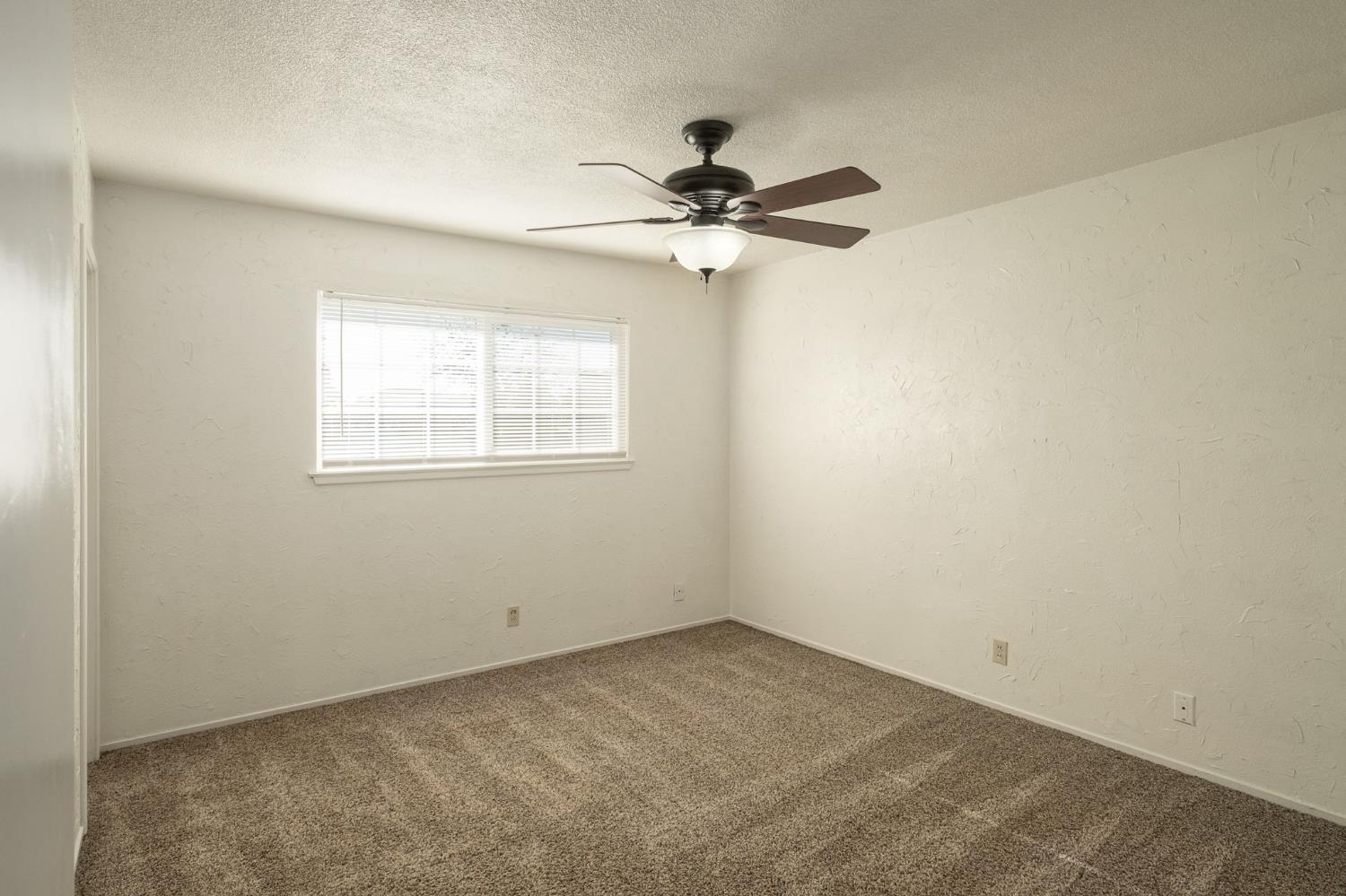 487 W San Jose Ave, Clovis, CA 93612