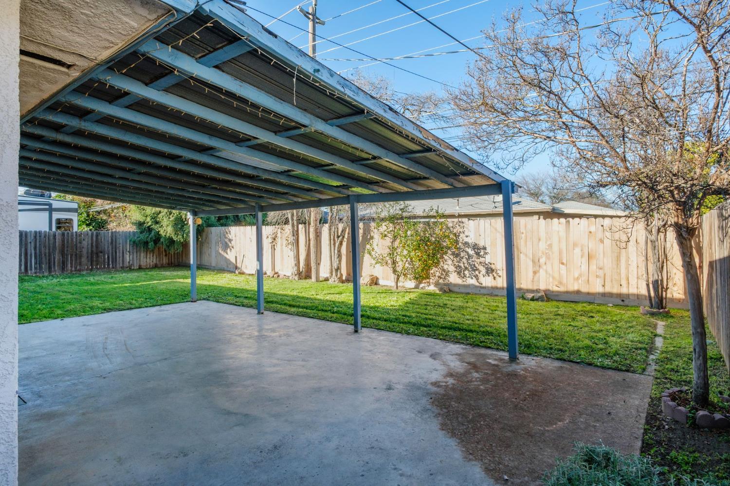 487 W San Jose Ave, Clovis, CA 93612