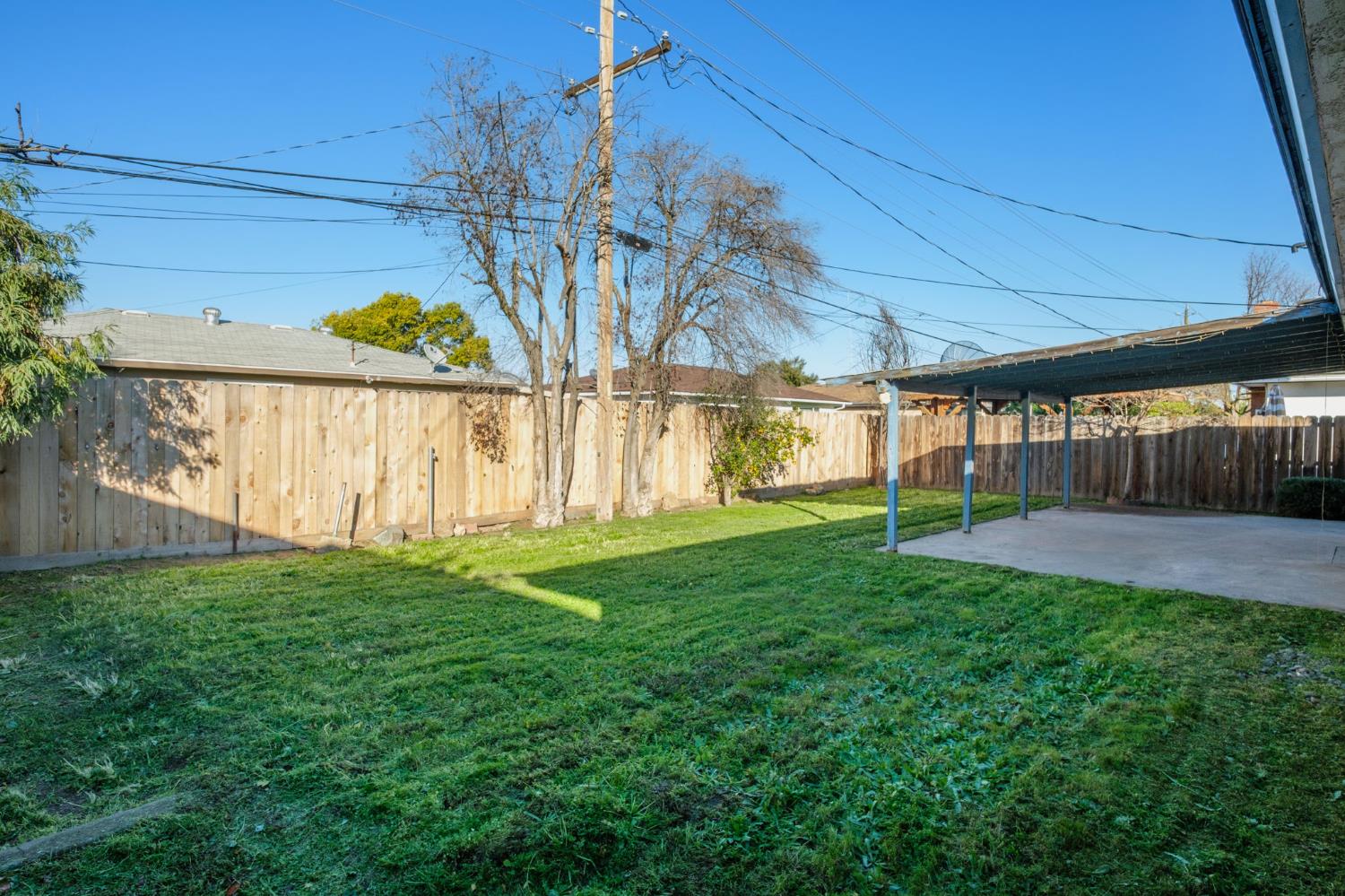 487 W San Jose Ave, Clovis, CA 93612