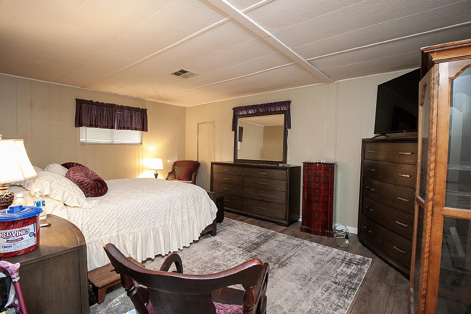 221 W Herndon Ave #27, Fresno, CA 93650