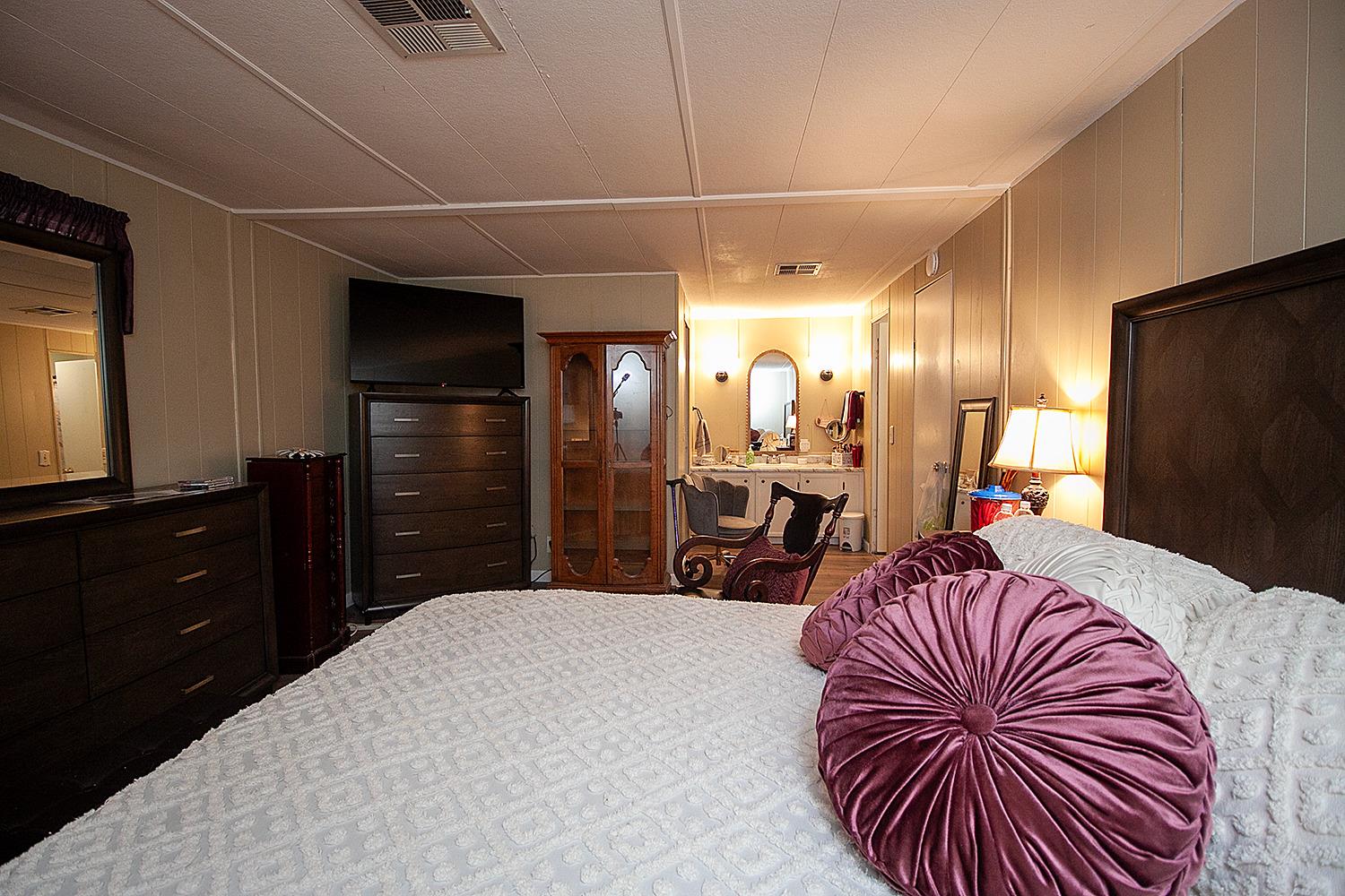 221 W Herndon Ave #27, Fresno, CA 93650