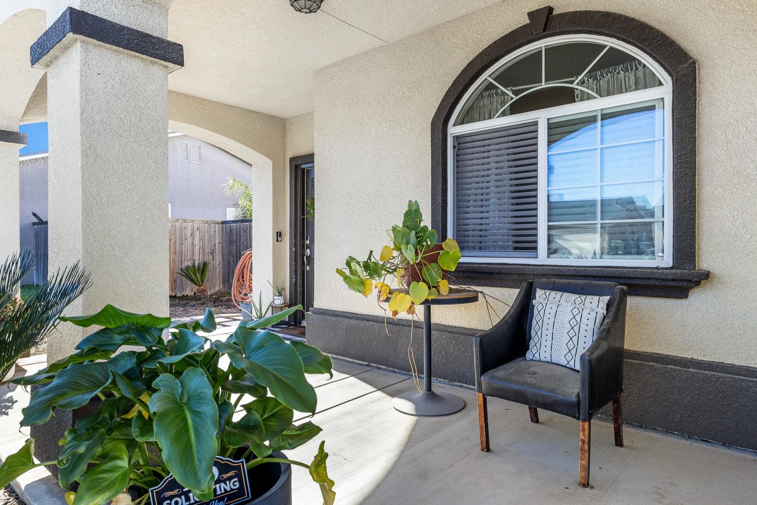 8611 Gardenia Ave, Parlier, CA 93648