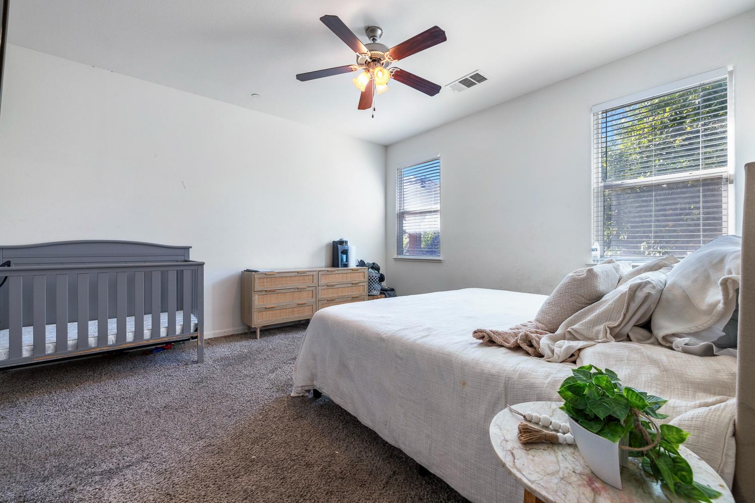 8611 Gardenia Ave, Parlier, CA 93648