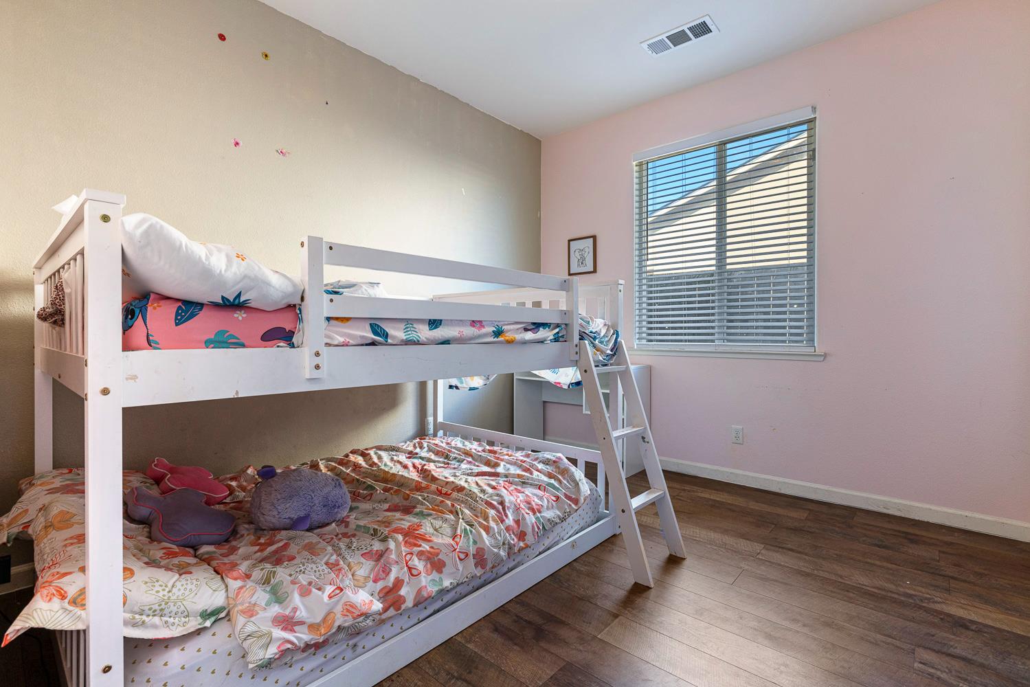 8611 Gardenia Ave, Parlier, CA 93648