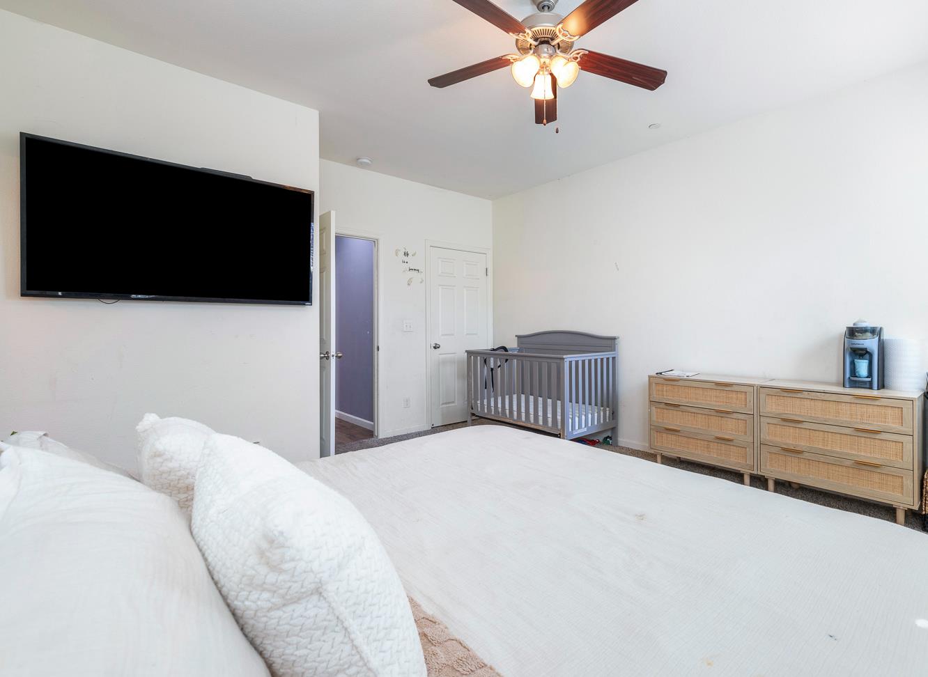 8611 Gardenia Ave, Parlier, CA 93648