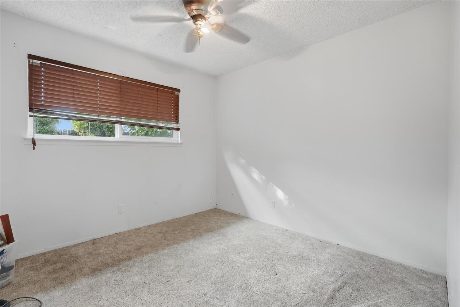 3851 N Ezie Ave, Fresno, CA 93727