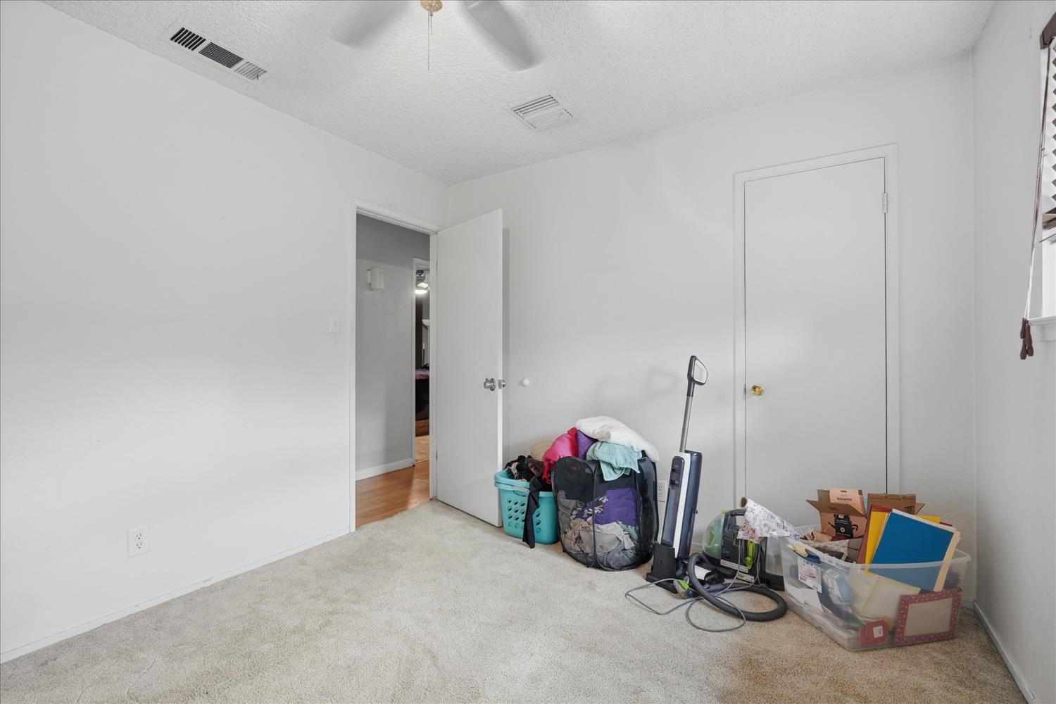 3851 N Ezie Ave, Fresno, CA 93727