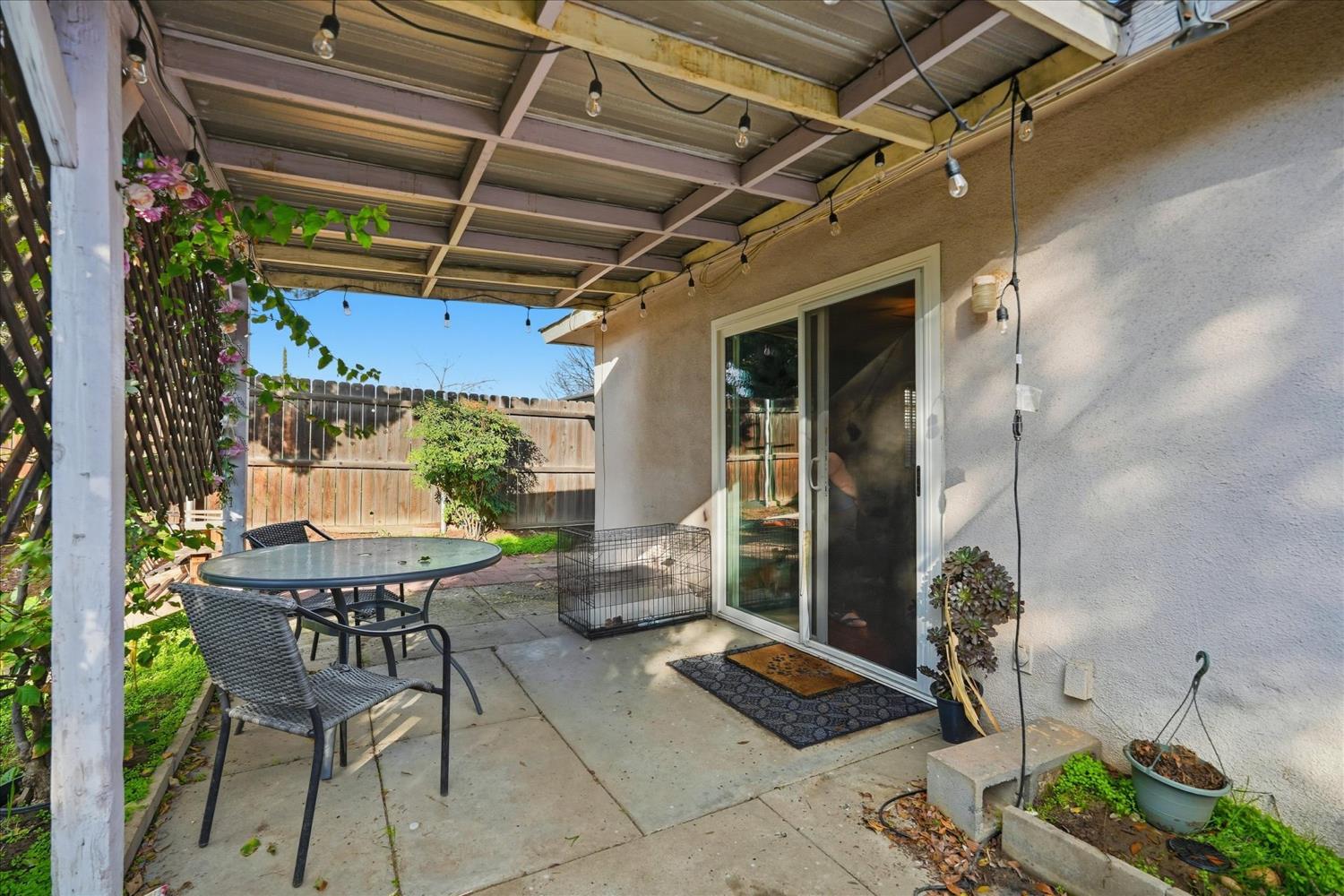 3851 N Ezie Ave, Fresno, CA 93727