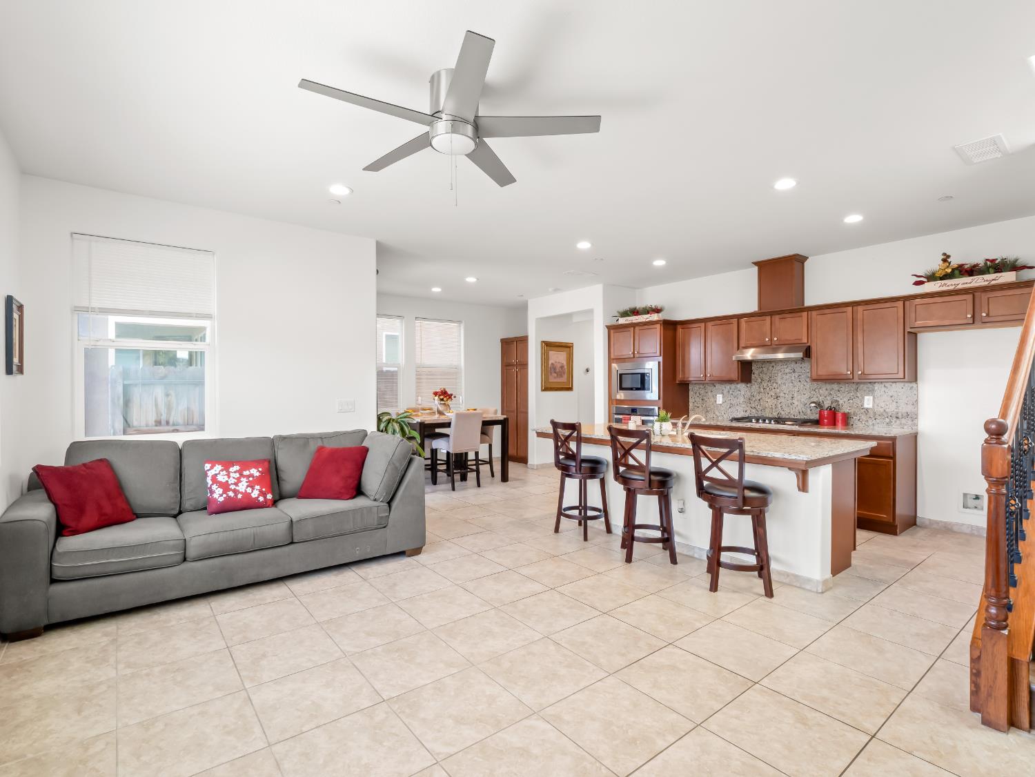 2566 Mustang Dr, Clovis, CA 93612