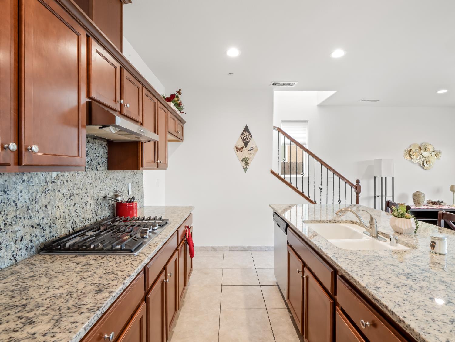 2566 Mustang Dr, Clovis, CA 93612