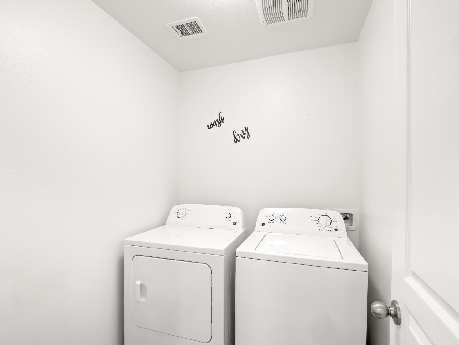 2566 Mustang Dr, Clovis, CA 93612