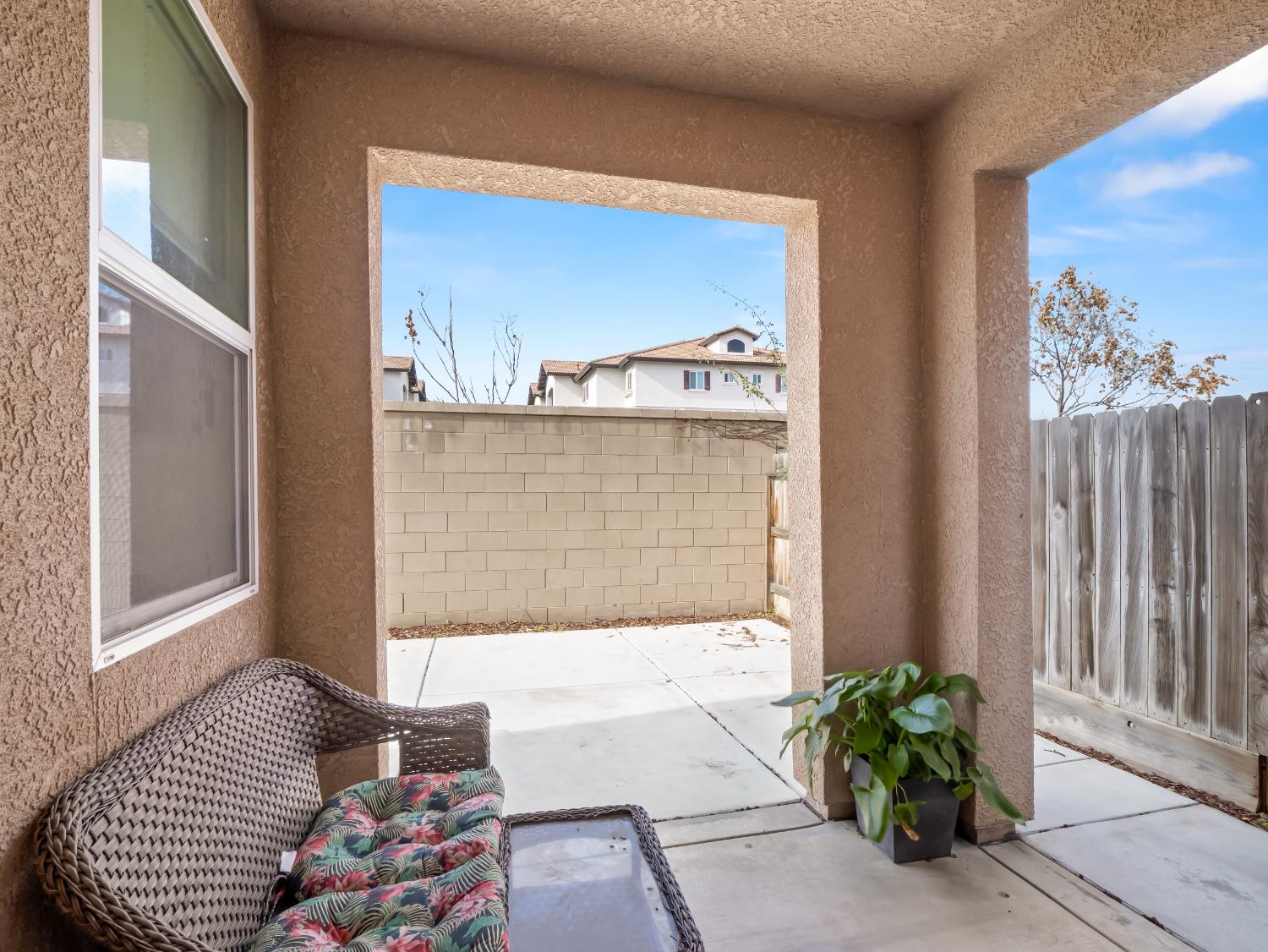 2566 Mustang Dr, Clovis, CA 93612