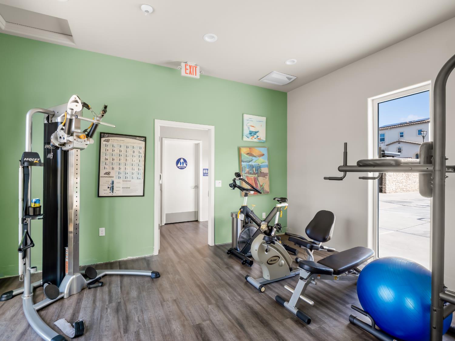 2566 Mustang Dr, Clovis, CA 93612