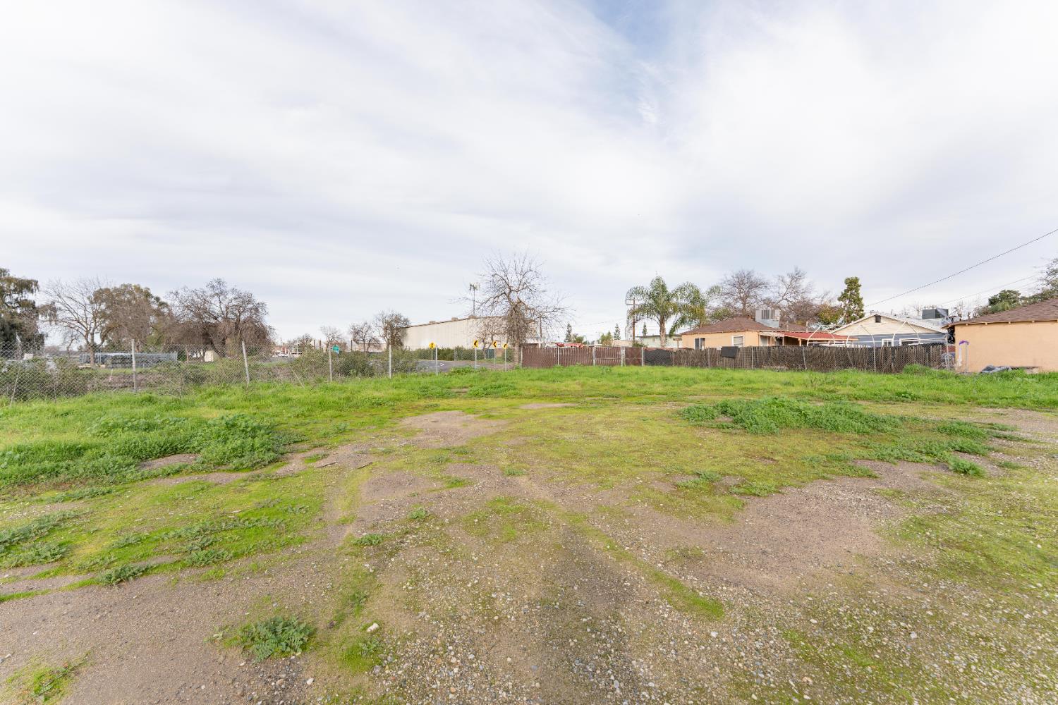 1 Spruce St, Tulare, CA 93274