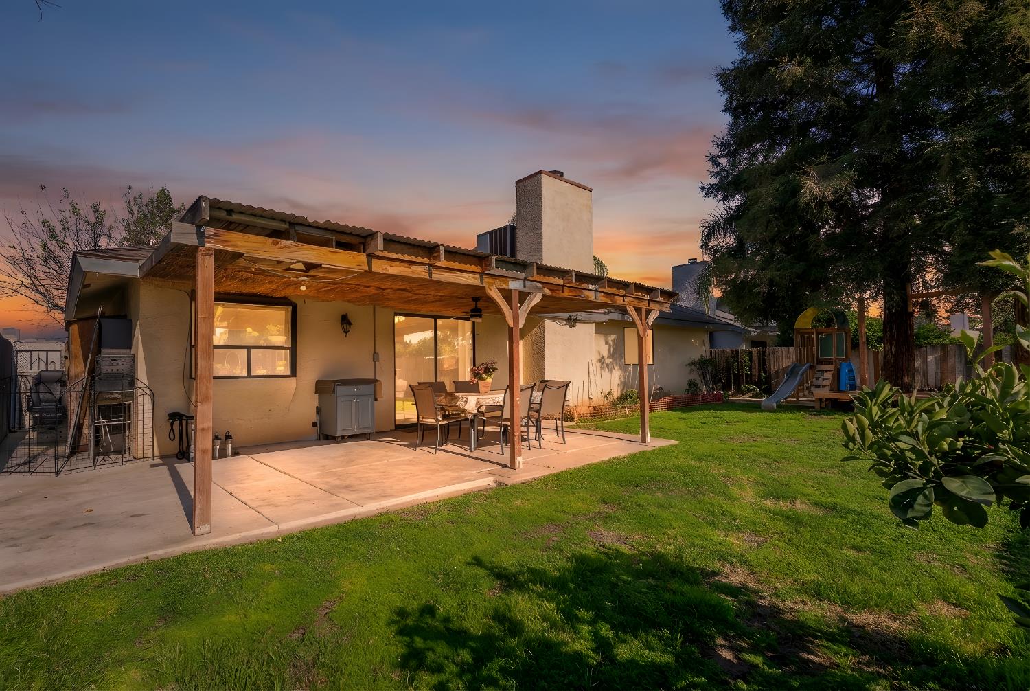 1722 Buckingham Ave, Clovis, CA 93611