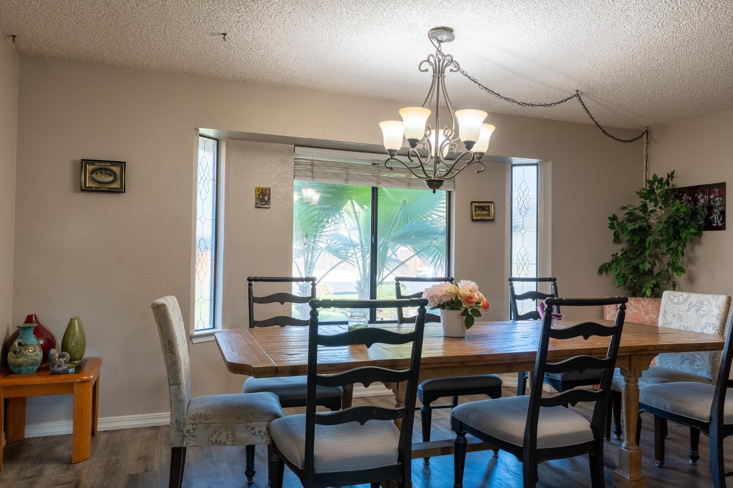 1722 Buckingham Ave, Clovis, CA 93611