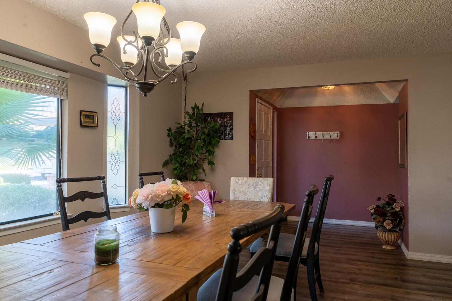 1722 Buckingham Ave, Clovis, CA 93611