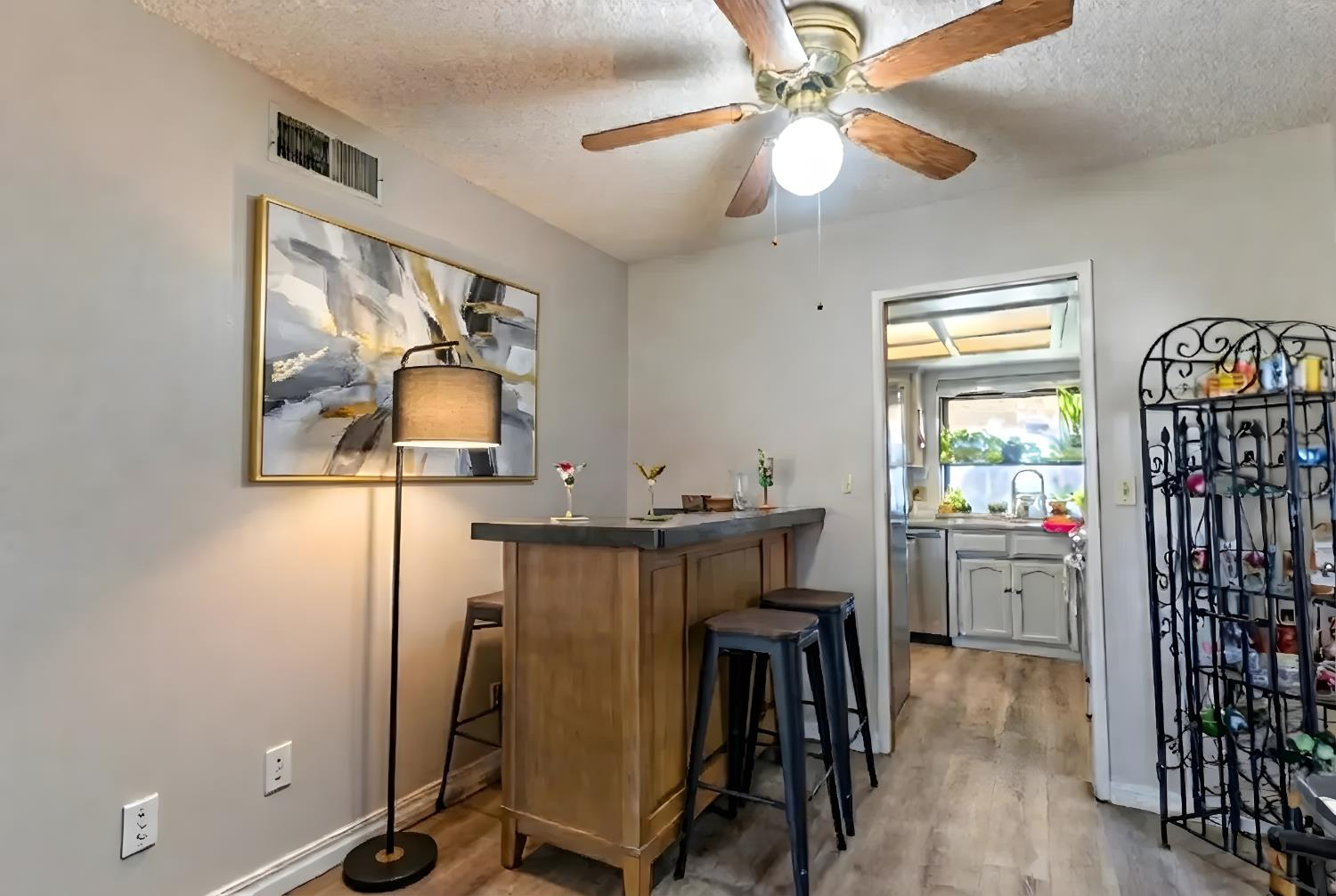 1722 Buckingham Ave, Clovis, CA 93611