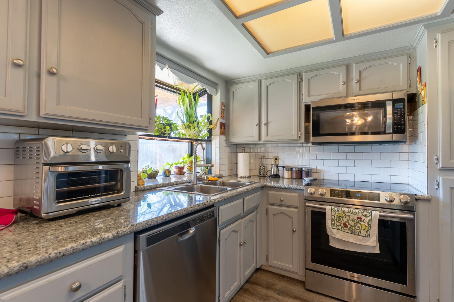 1722 Buckingham Ave, Clovis, CA 93611