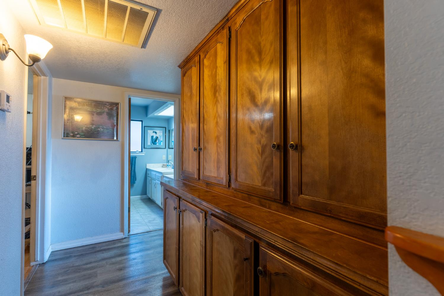 1722 Buckingham Ave, Clovis, CA 93611