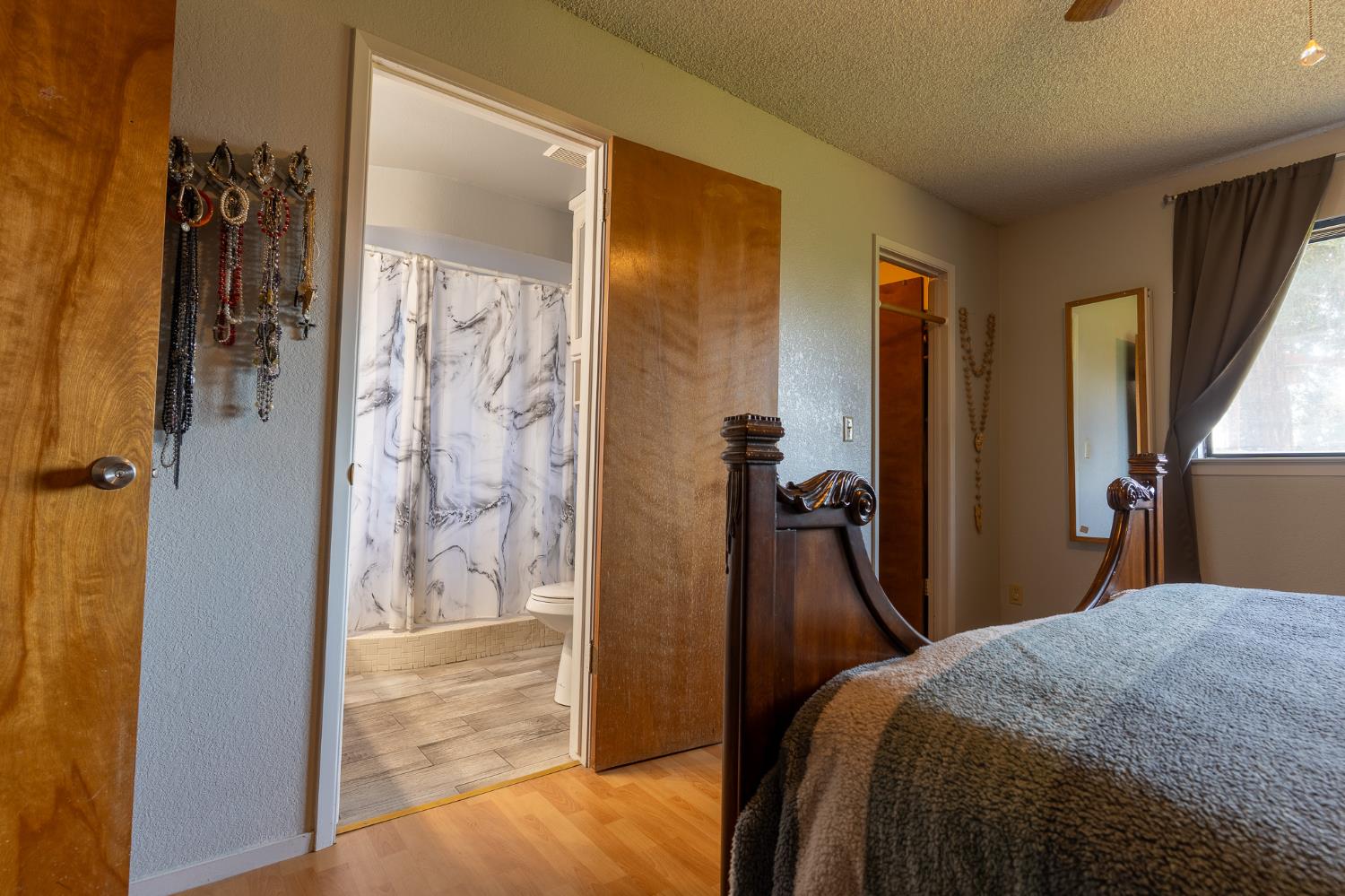 1722 Buckingham Ave, Clovis, CA 93611