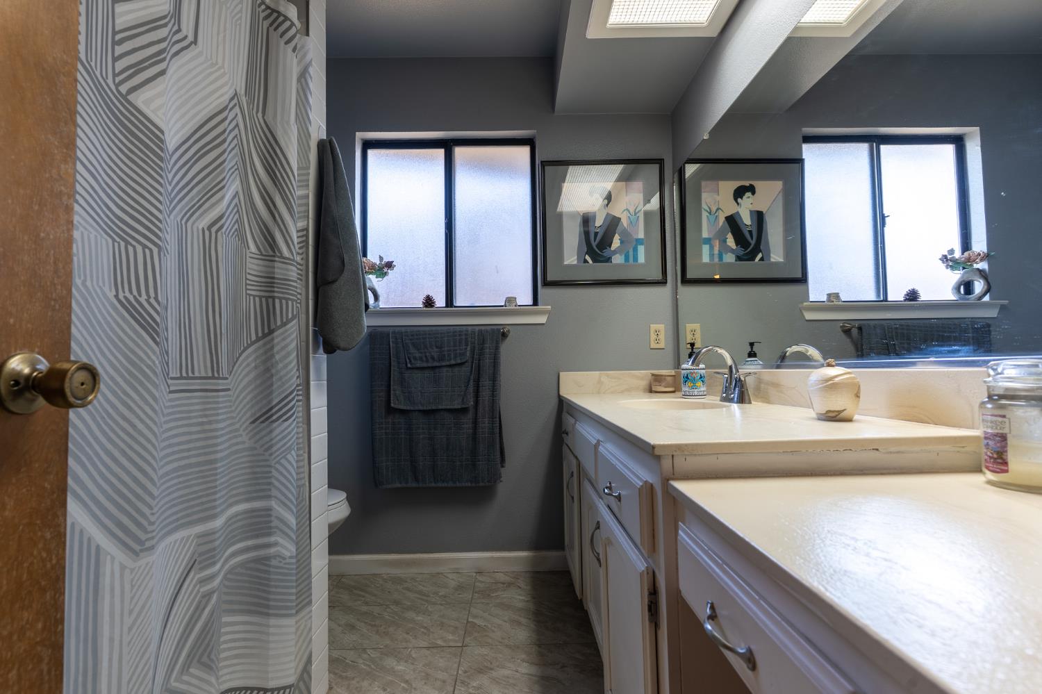 1722 Buckingham Ave, Clovis, CA 93611