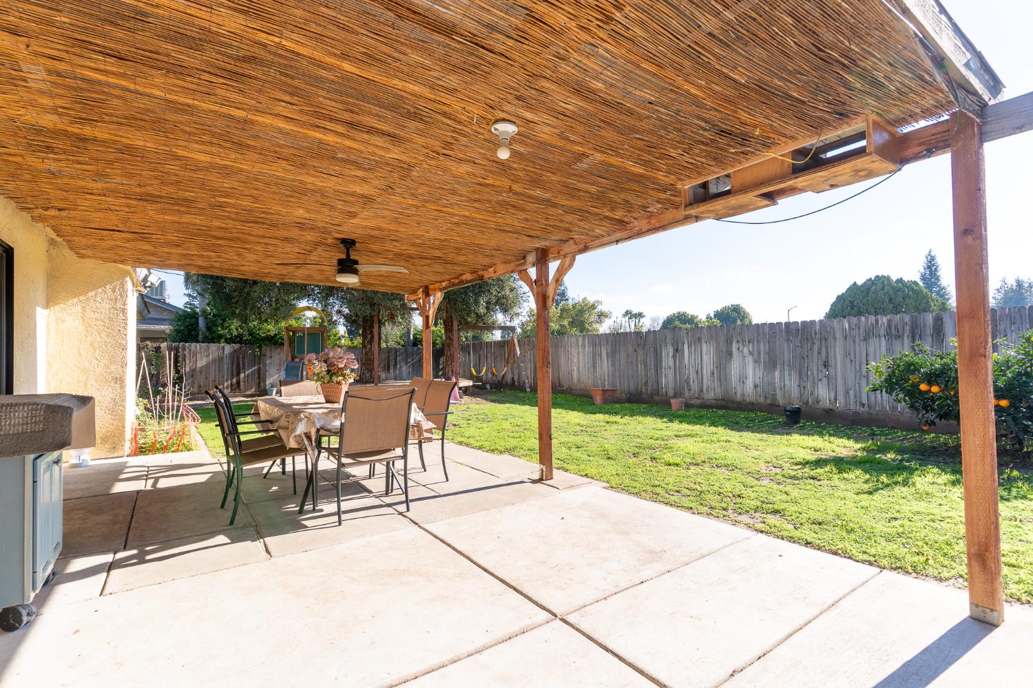 1722 Buckingham Ave, Clovis, CA 93611