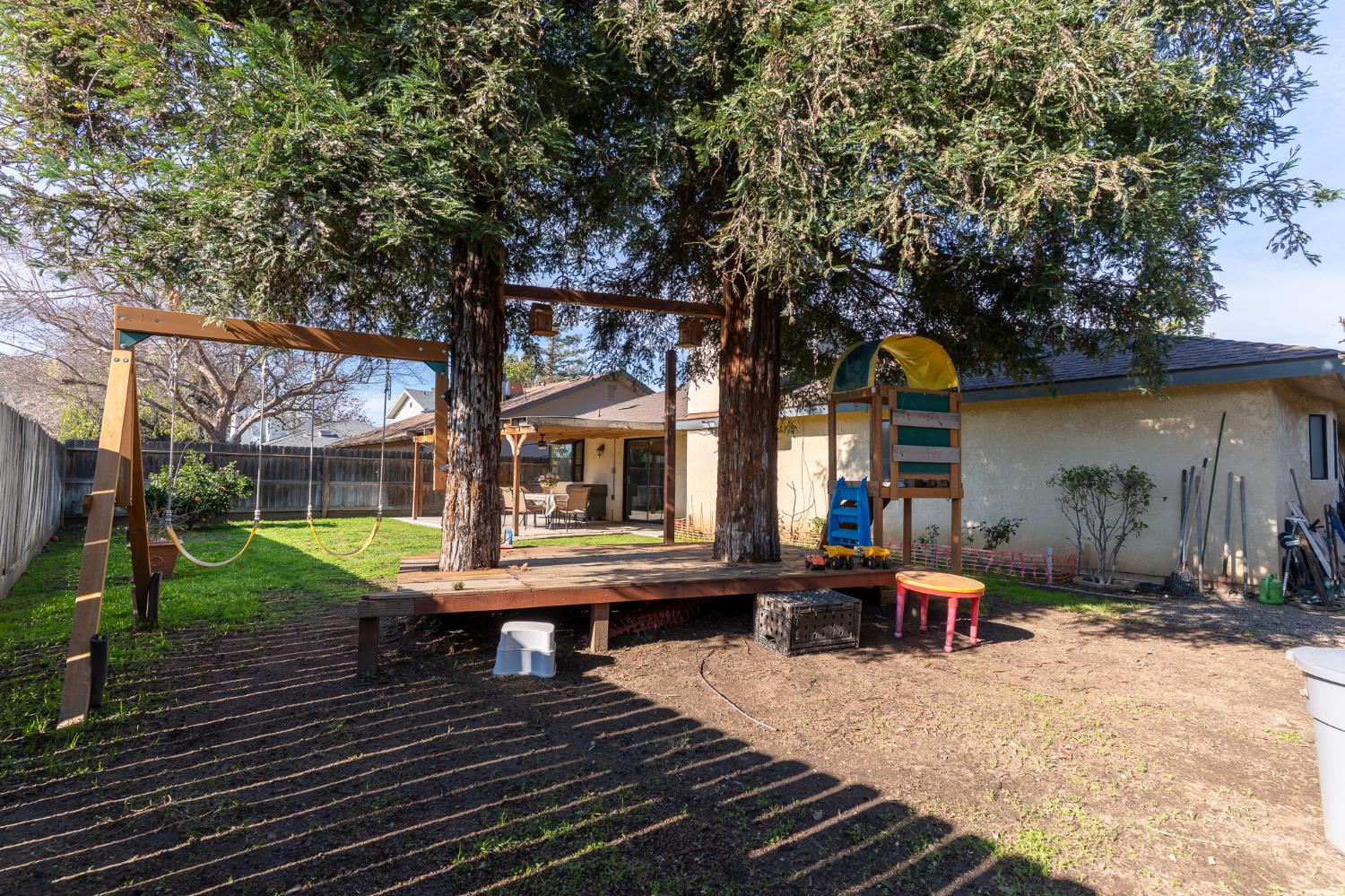 1722 Buckingham Ave, Clovis, CA 93611