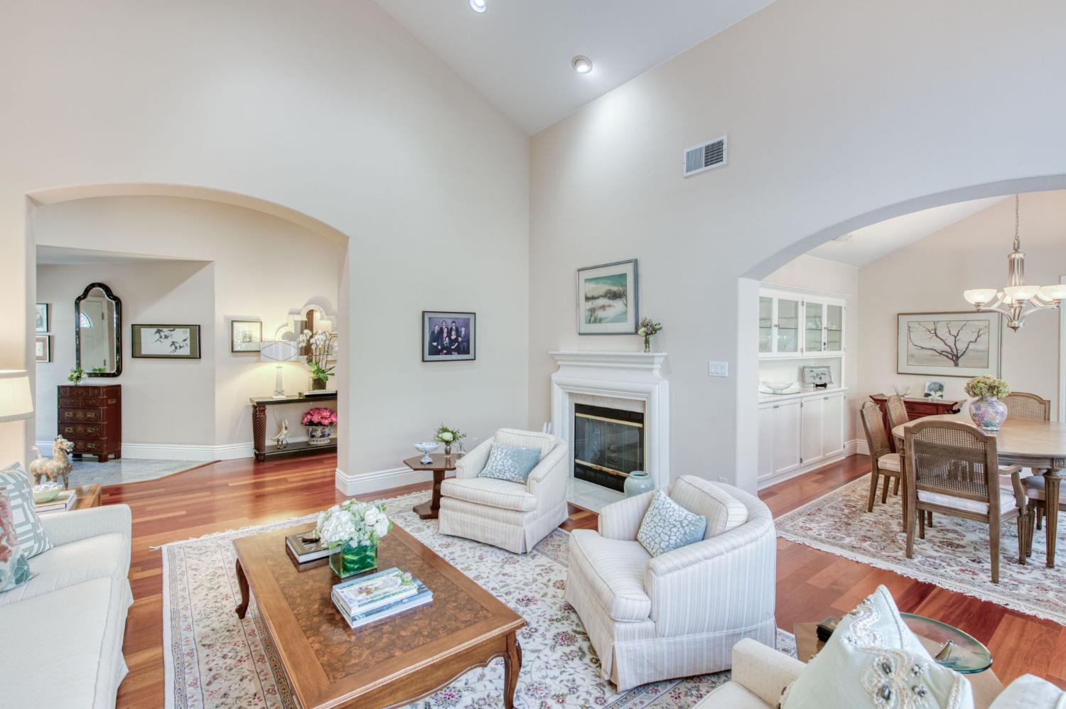 3063 W Pembrook Loop, Fresno, CA 93711