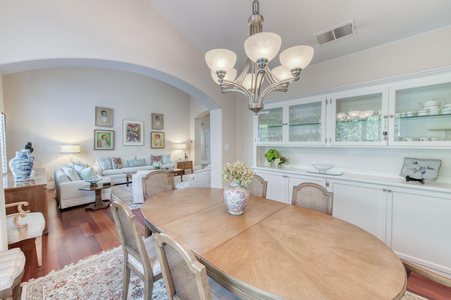 3063 W Pembrook Loop, Fresno, CA 93711