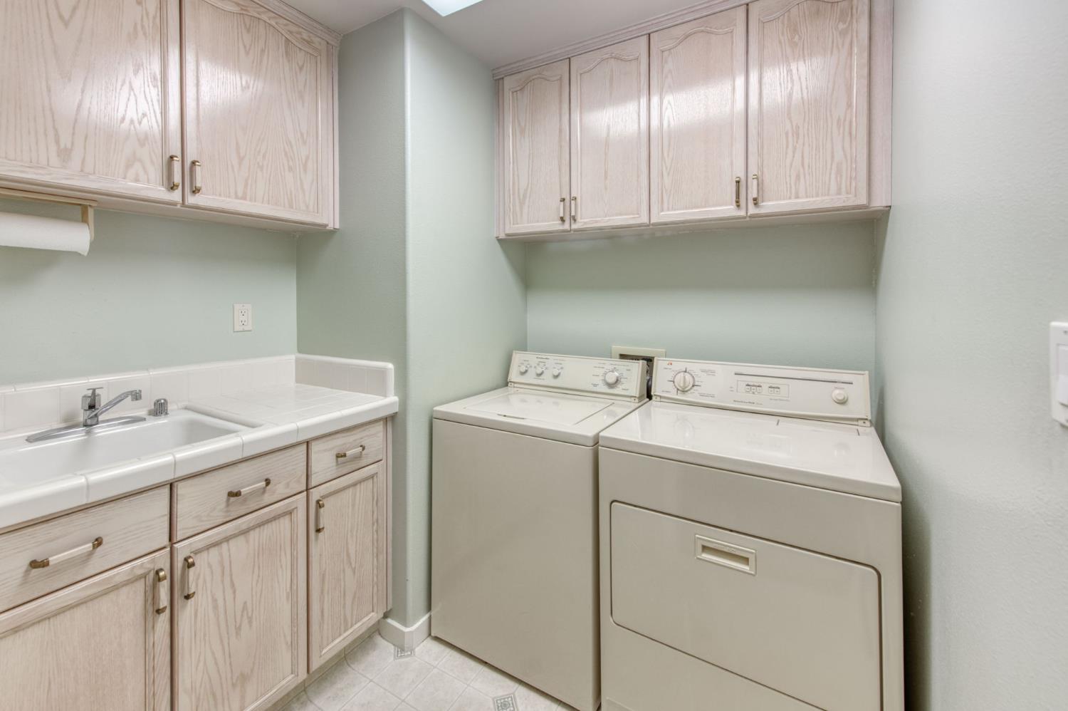 3063 W Pembrook Loop, Fresno, CA 93711