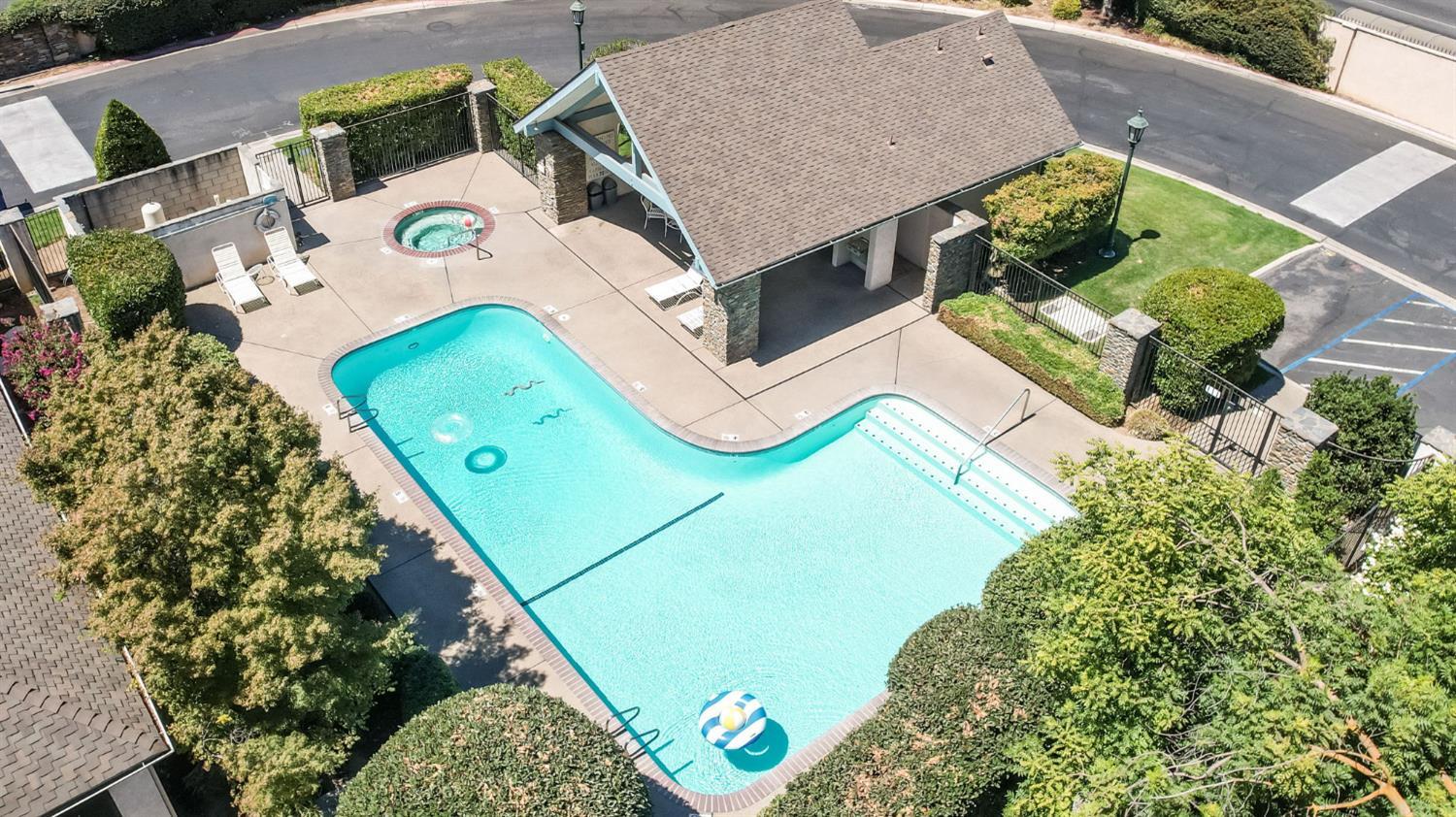 3063 W Pembrook Loop, Fresno, CA 93711