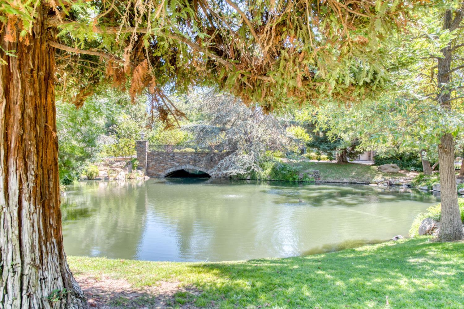 3063 W Pembrook Loop, Fresno, CA 93711