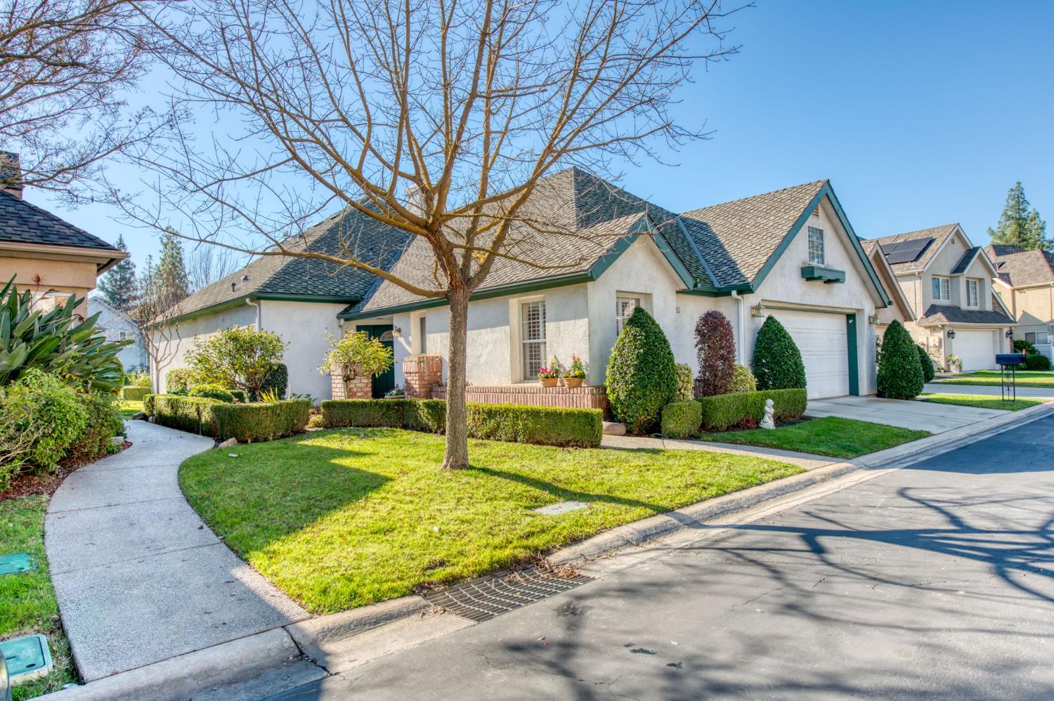 3063 W Pembrook Loop, Fresno, CA 93711