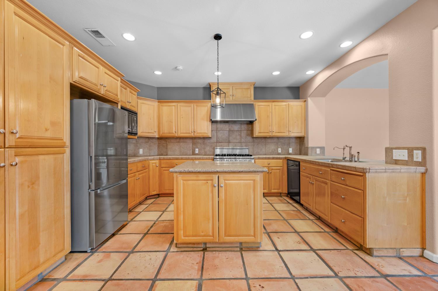 13715 E Nebraska, Kingsburg, CA 93631