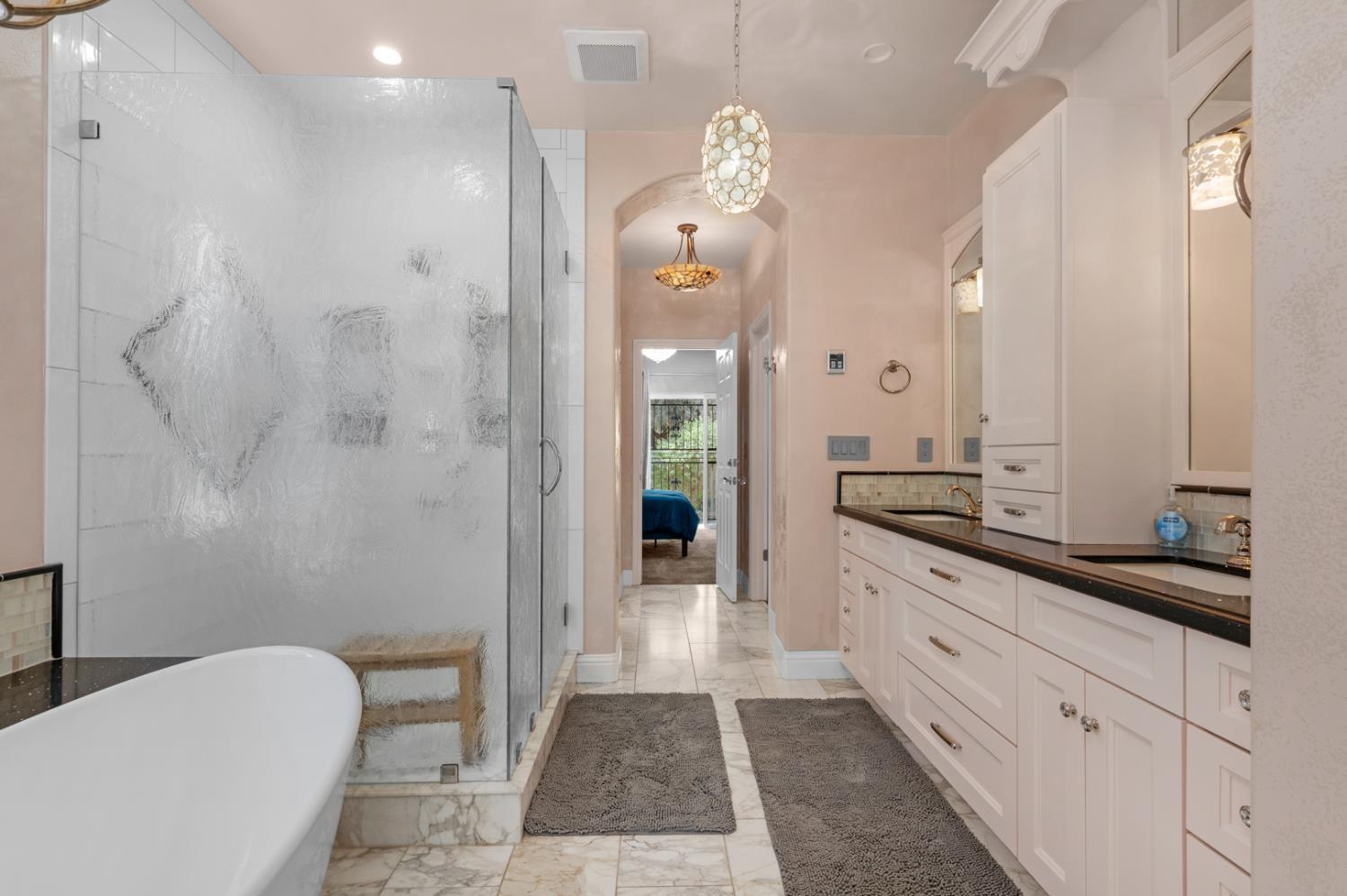 13715 E Nebraska, Kingsburg, CA 93631