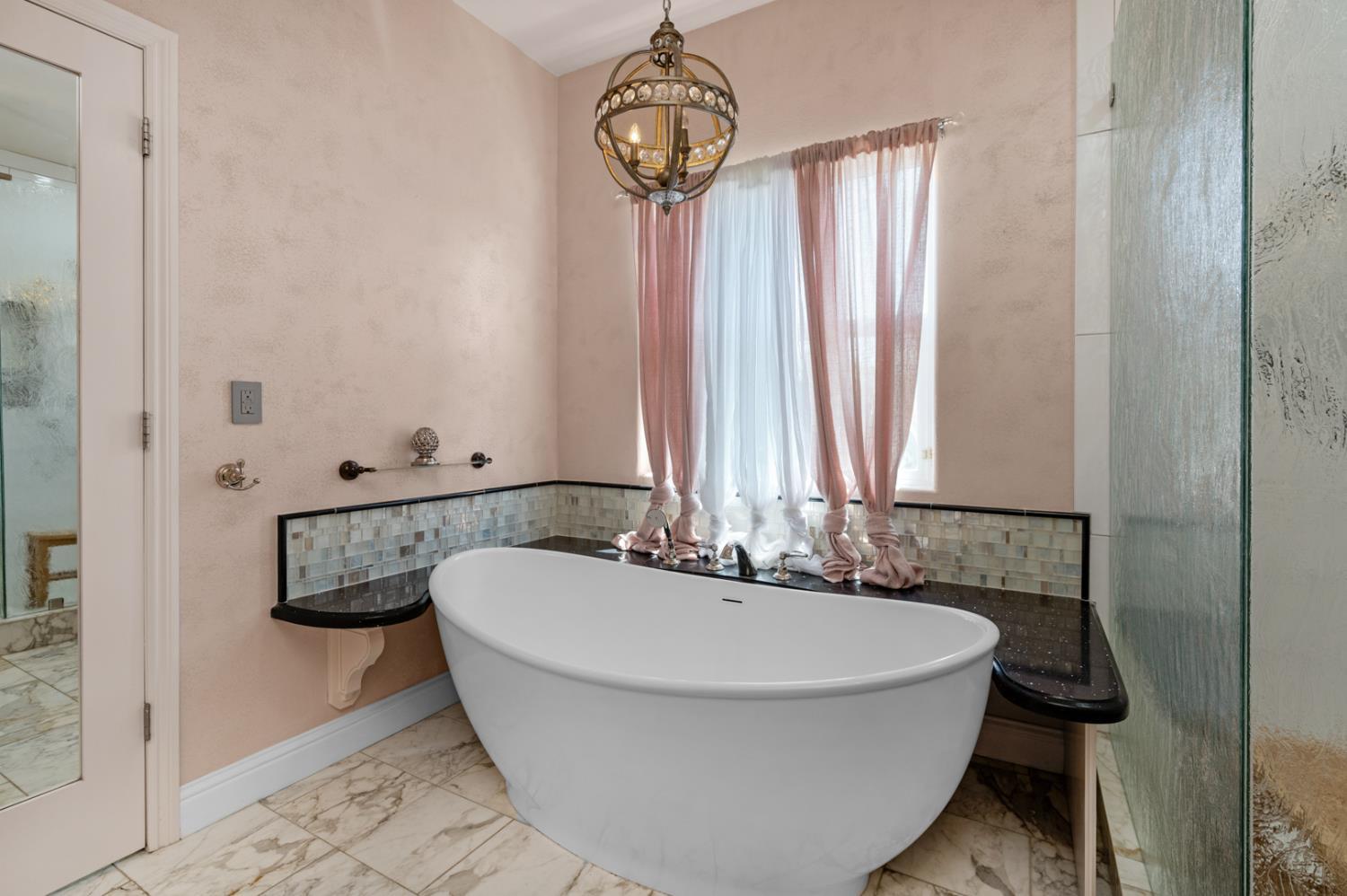 13715 E Nebraska, Kingsburg, CA 93631