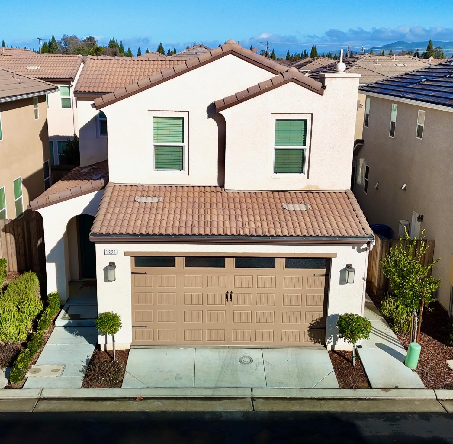 1921 Kelly Ln, Clovis, CA 93611