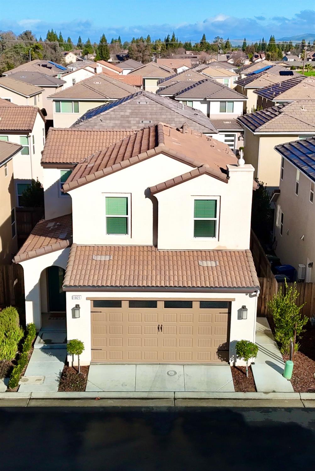 1921 Kelly Ln, Clovis, CA 93611
