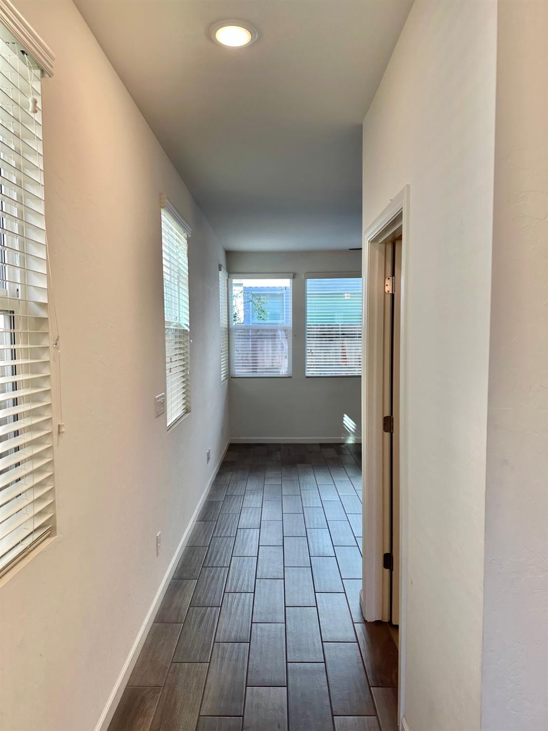 1921 Kelly Ln, Clovis, CA 93611