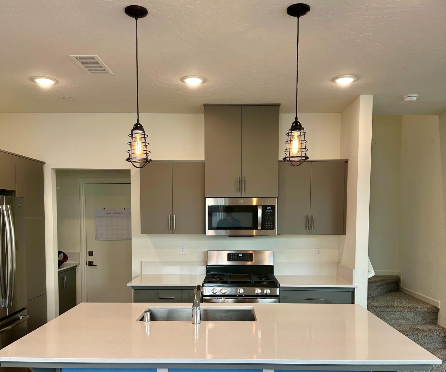 1921 Kelly Ln, Clovis, CA 93611