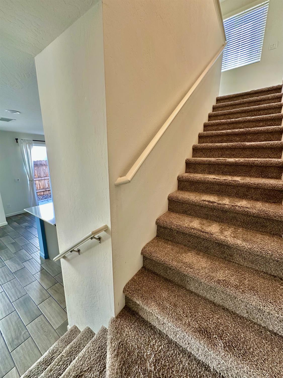 1921 Kelly Ln, Clovis, CA 93611