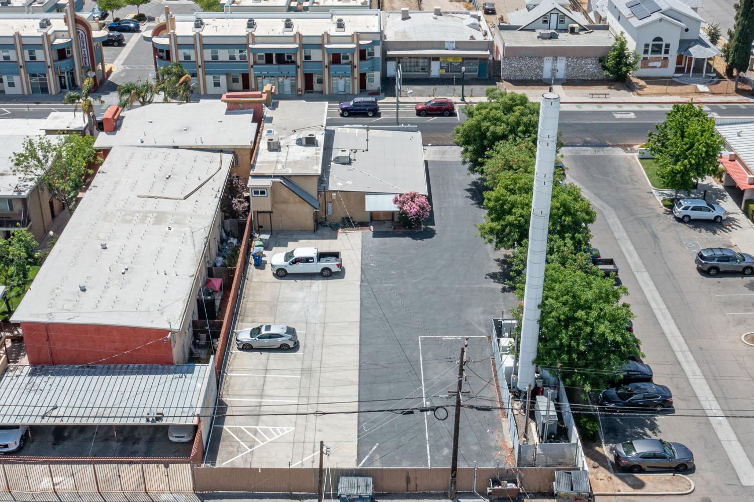 616 N Fulton St, Fresno, CA 93728